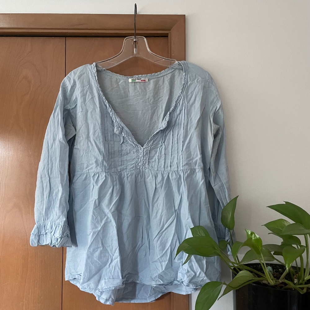 Made in Italy: baby blue ruffled peasant blouse